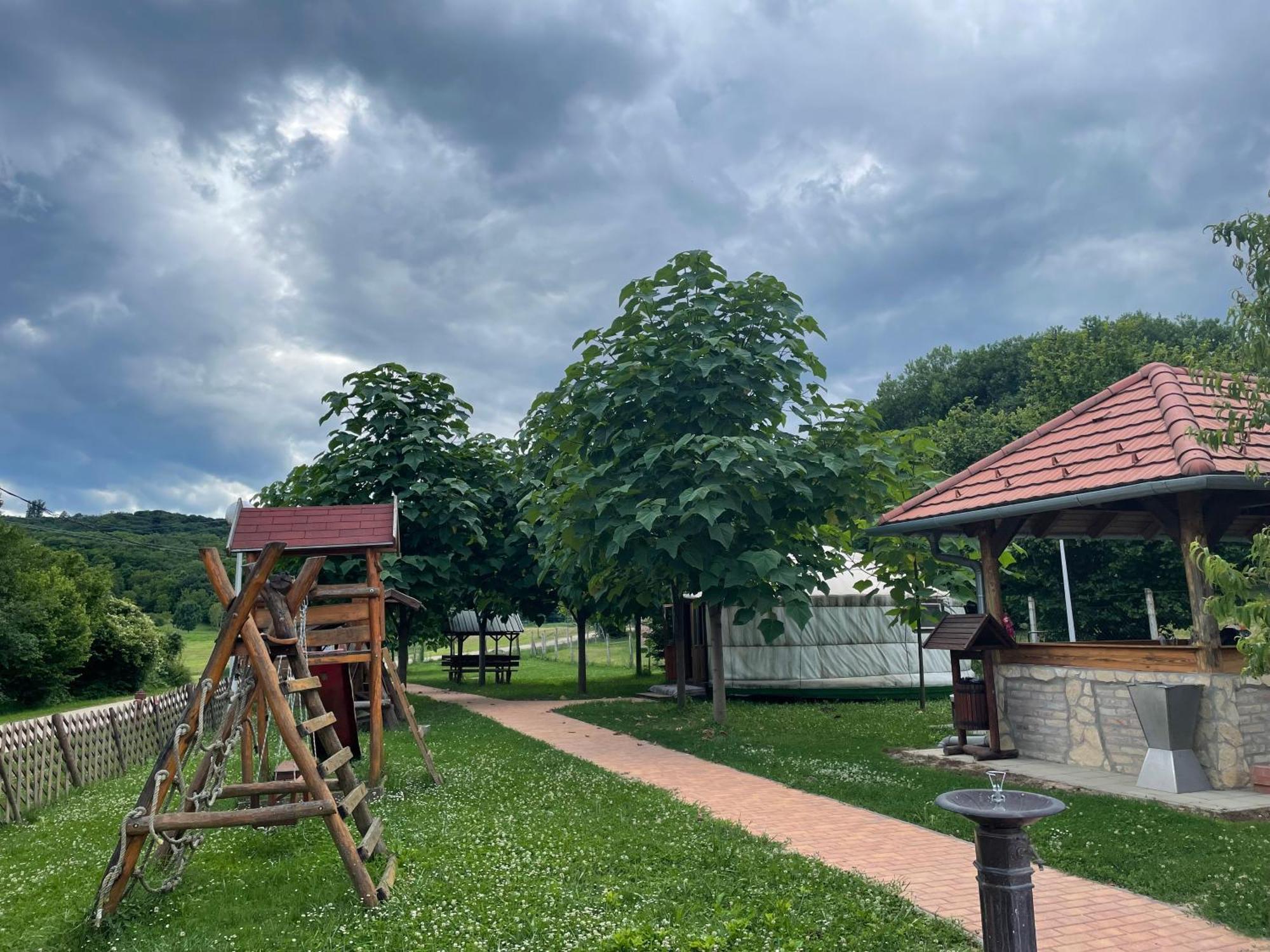 Nomad Jurta Zalakaros Mellett Hotel Zalamerenye Bagian luar foto